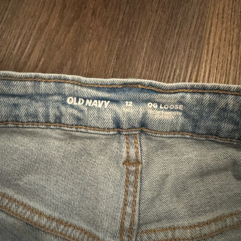 Old Navy Light Wash Straight Jeans - Picture 2 of 4